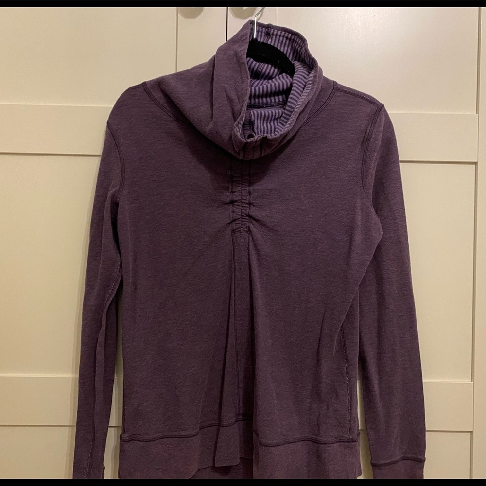 Lululemon reversible turtleneck